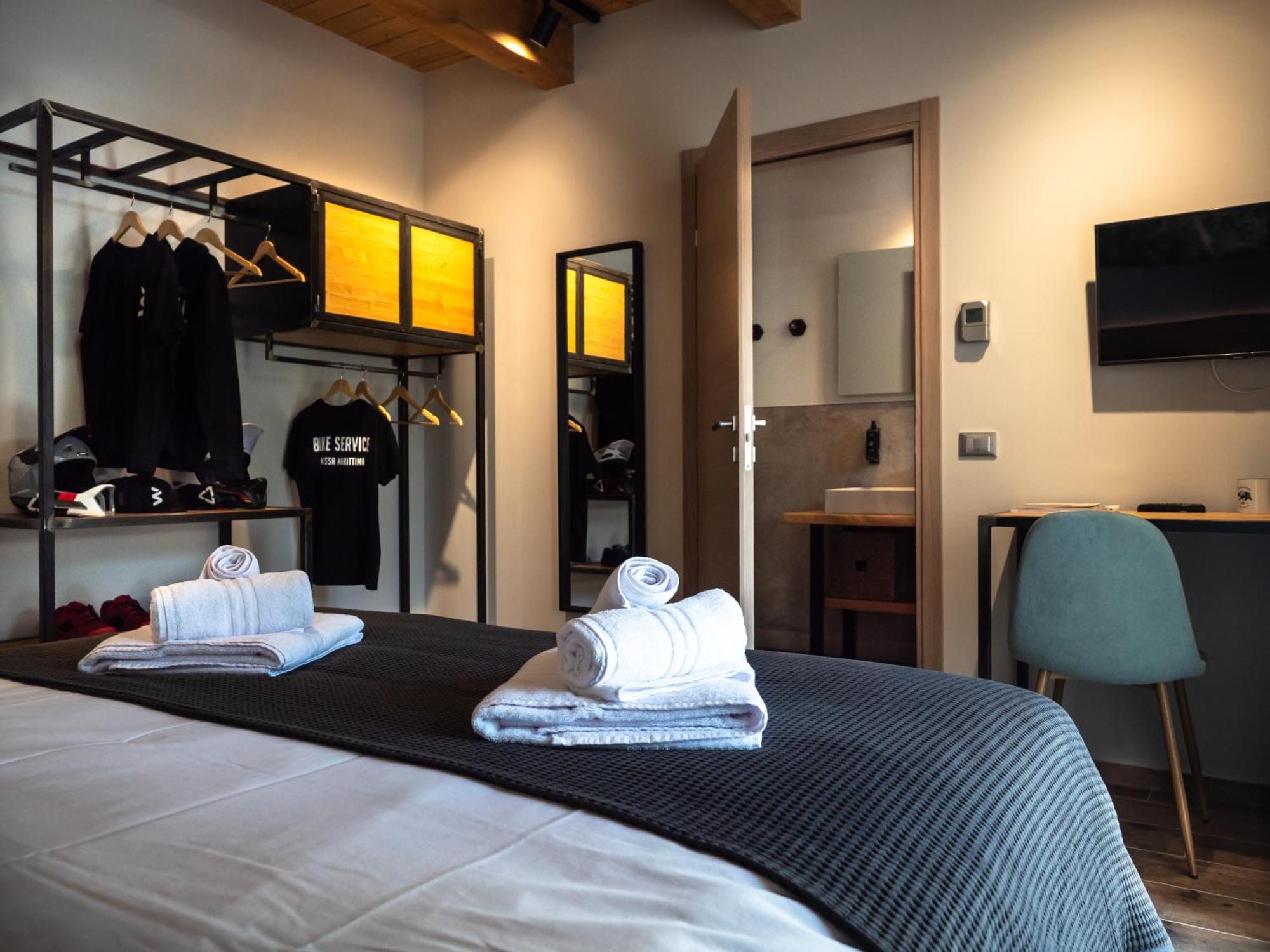 Hotel Sleep 'N' Ride Massa Marittima Extérieur photo