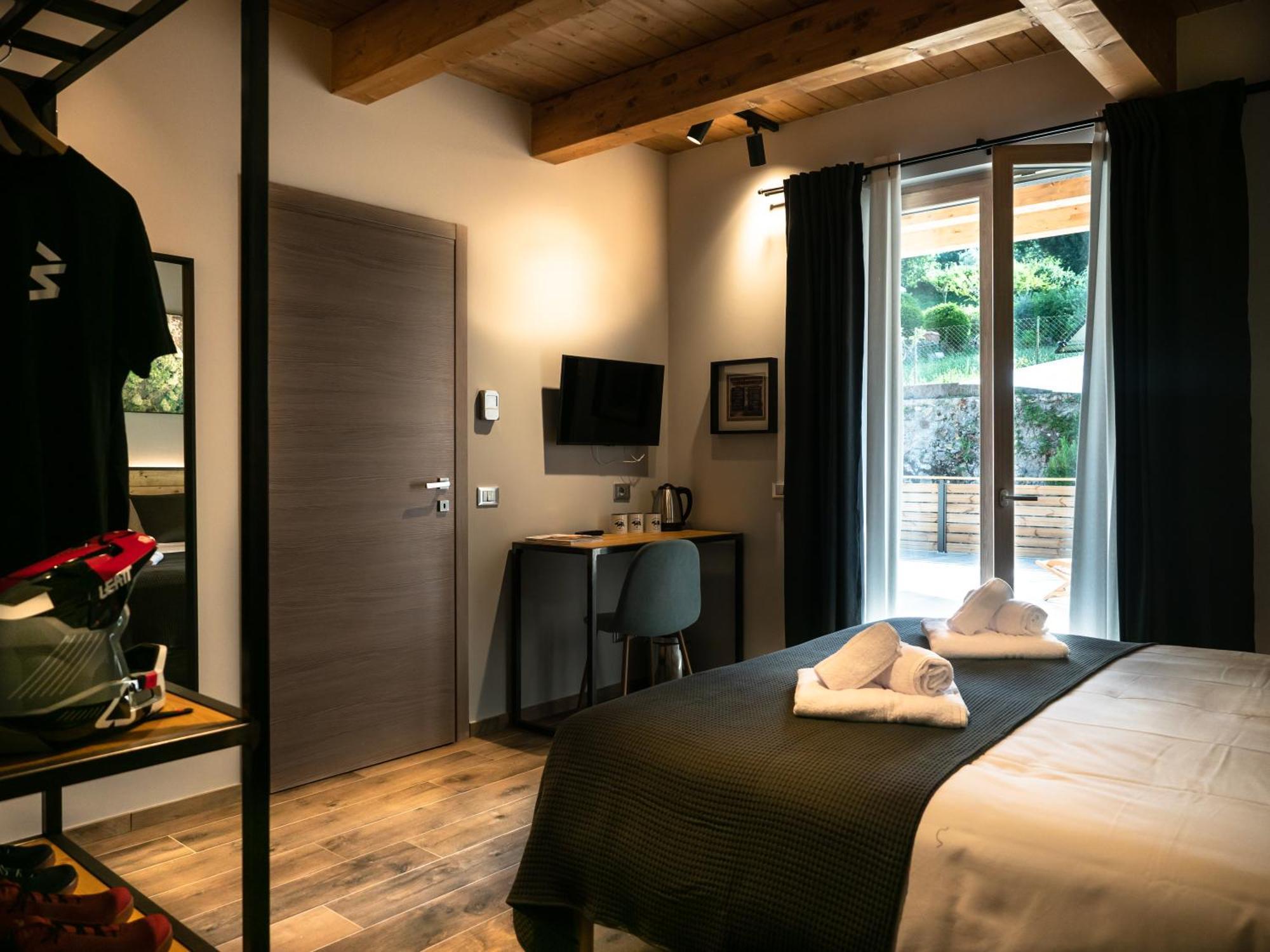 Hotel Sleep 'N' Ride Massa Marittima Extérieur photo